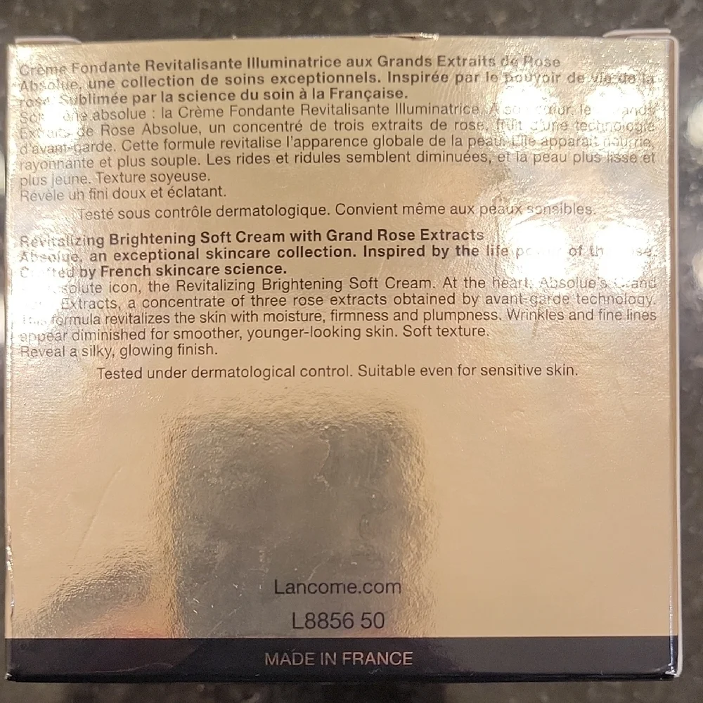 Lancome Absolue Revitalizing Brightening Soft Cream - Gold - Picture 7 of 15